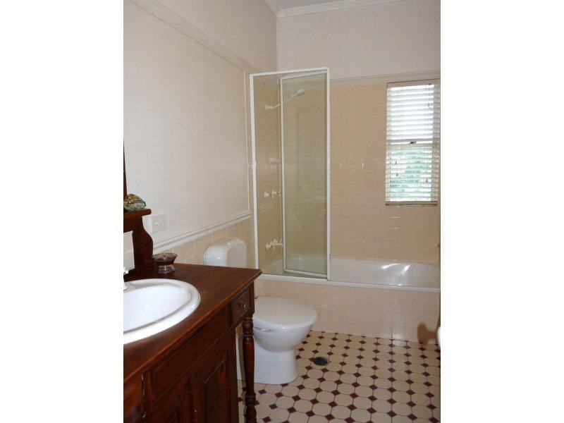 6 ERNEST STREET, Woody Point QLD 4019