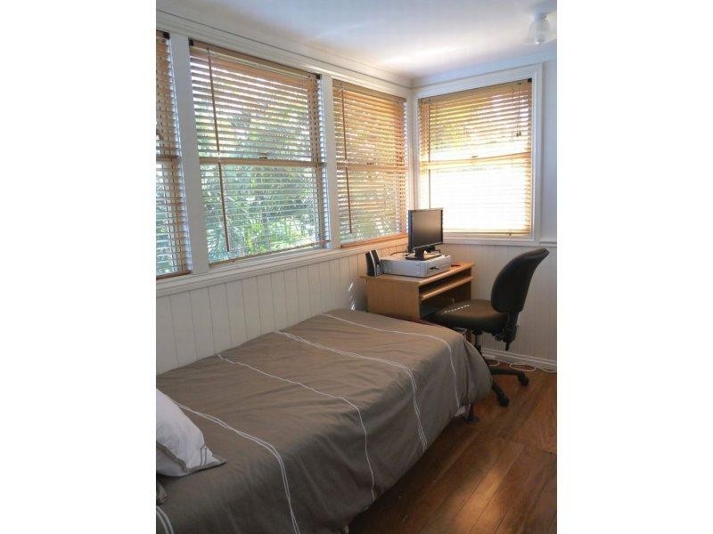 6 ERNEST STREET, Woody Point QLD 4019