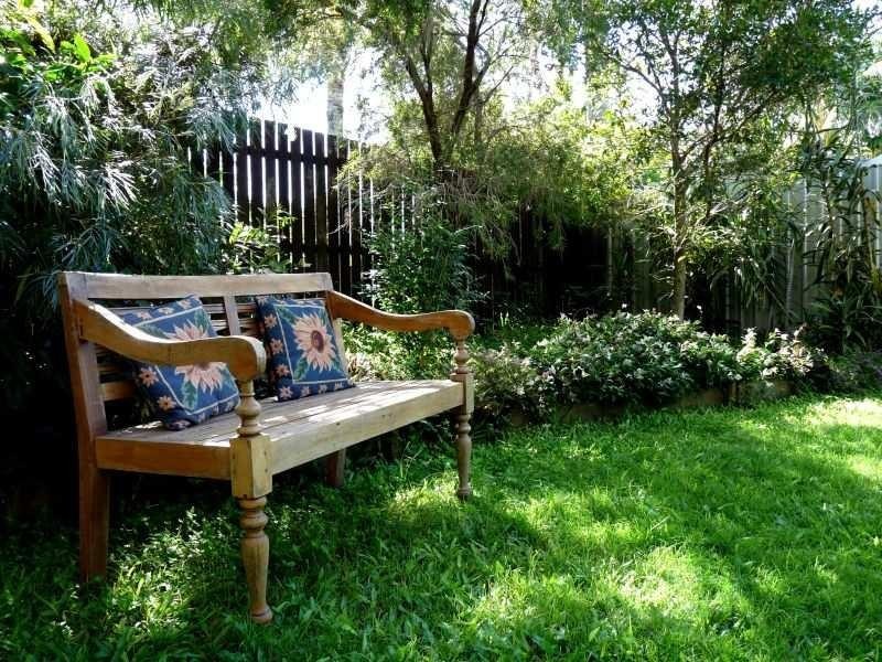 6 ERNEST STREET, Woody Point QLD 4019