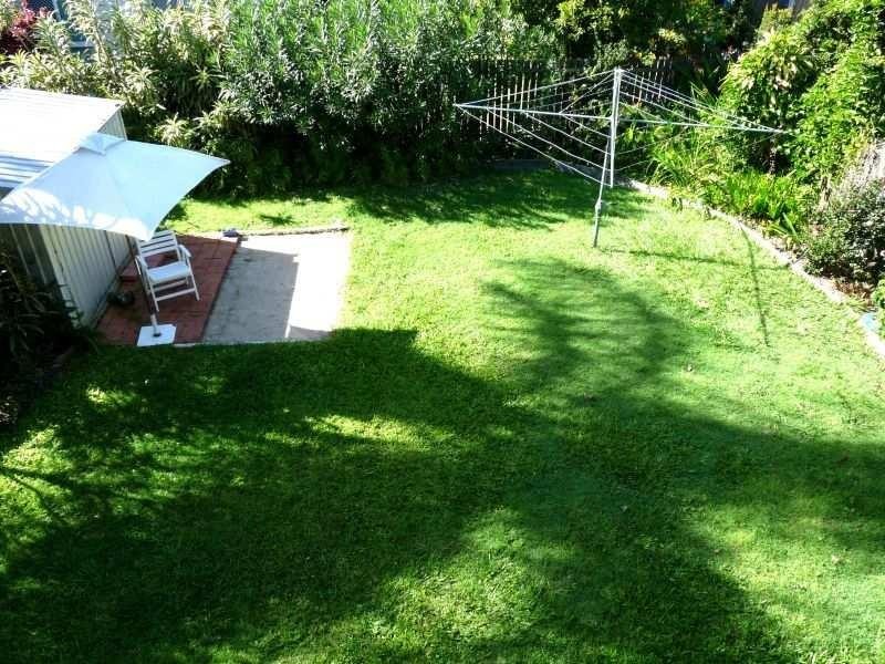 6 ERNEST STREET, Woody Point QLD 4019