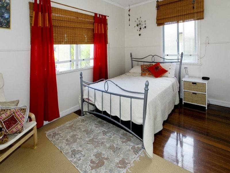 3 LOUIS STREET, Redcliffe QLD 4020