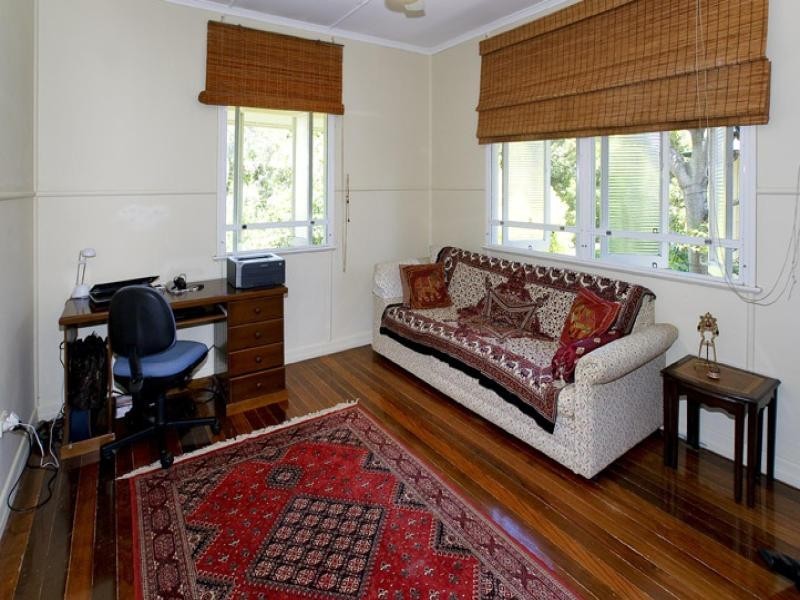 3 LOUIS STREET, Redcliffe QLD 4020