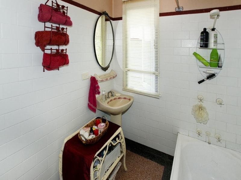 3 LOUIS STREET, Redcliffe QLD 4020