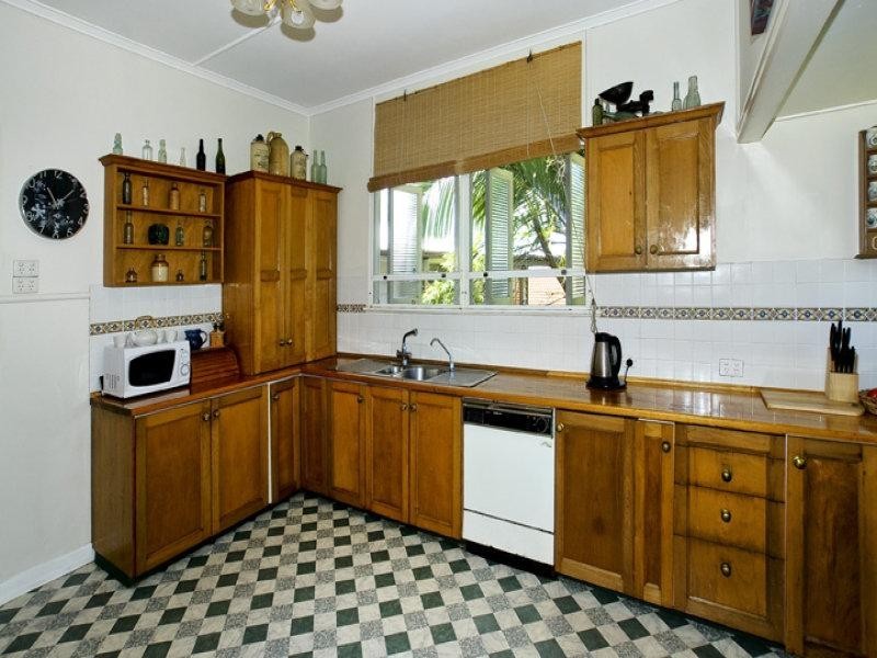 3 LOUIS STREET, Redcliffe QLD 4020