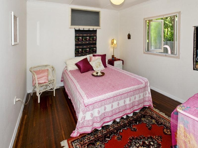 3 LOUIS STREET, Redcliffe QLD 4020