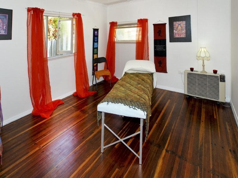 3 LOUIS STREET, Redcliffe QLD 4020