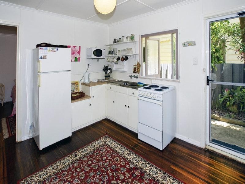 3 LOUIS STREET, Redcliffe QLD 4020