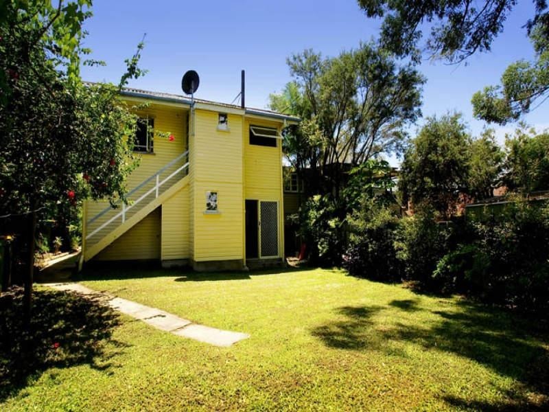 3 LOUIS STREET, Redcliffe QLD 4020