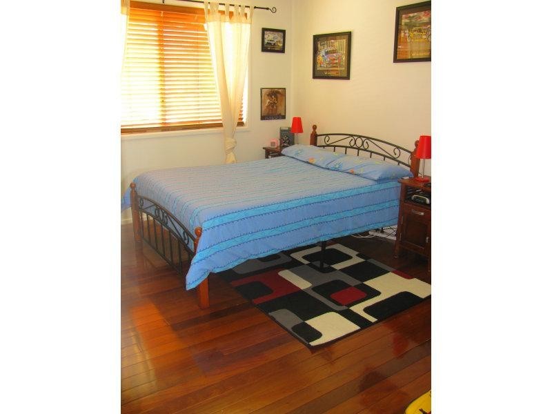 49 SCARBOROUGH ROAD, Redcliffe QLD 4020