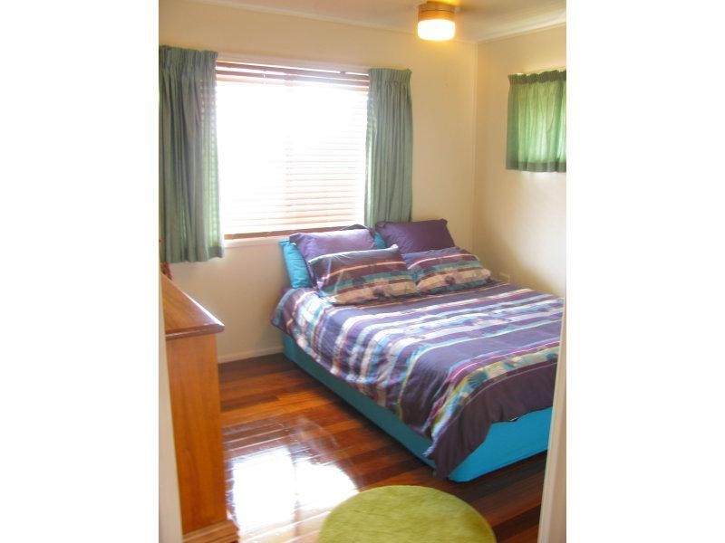 49 SCARBOROUGH ROAD, Redcliffe QLD 4020