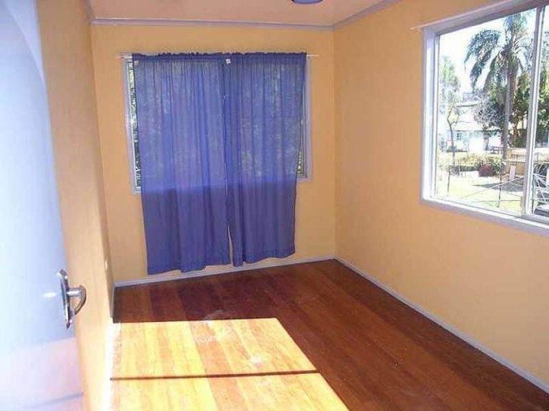 59 LONGLAND STREET, Redcliffe QLD 4020