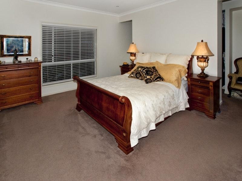 1 SKANDIA COURT, Newport QLD 4020