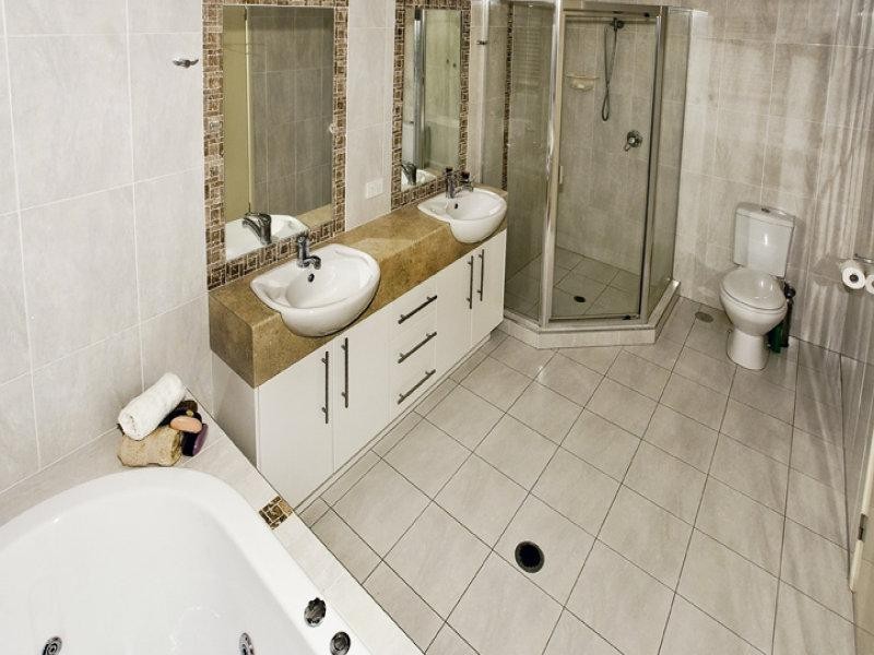 1 SKANDIA COURT, Newport QLD 4020