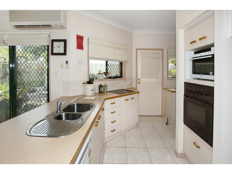 1/550 OXLEY AVE, Redcliffe QLD 4020