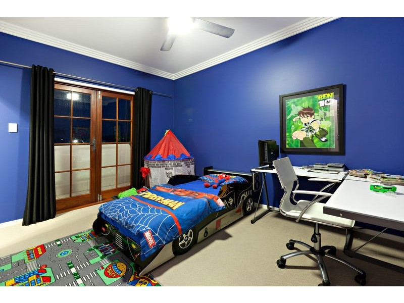 63a SEAVILLE AVE, Scarborough QLD 4020