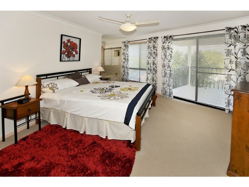 5 DEFENDER ST, Newport QLD 4020