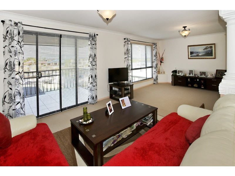 5 DEFENDER ST, Newport QLD 4020