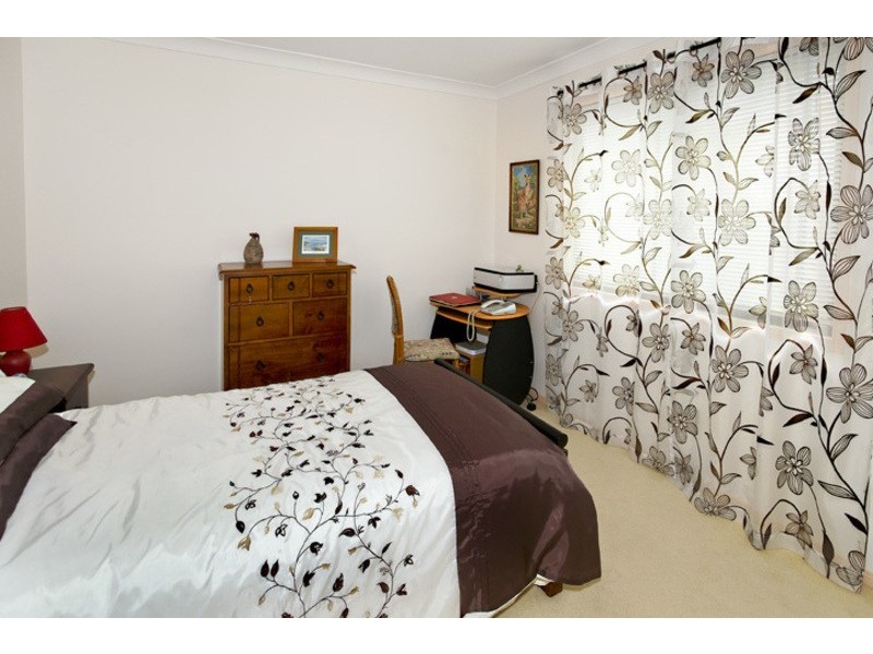 5 DEFENDER ST, Newport QLD 4020