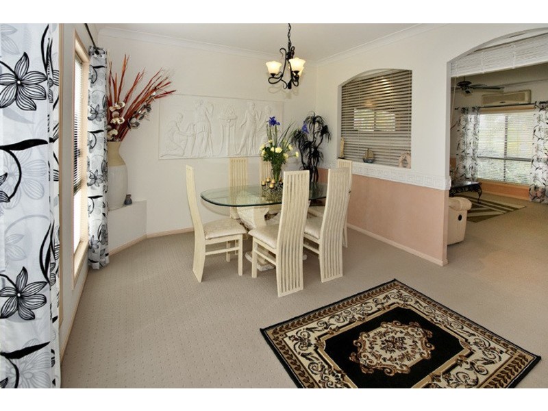 5 DEFENDER ST, Newport QLD 4020