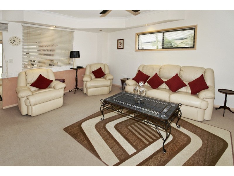 5 DEFENDER ST, Newport QLD 4020