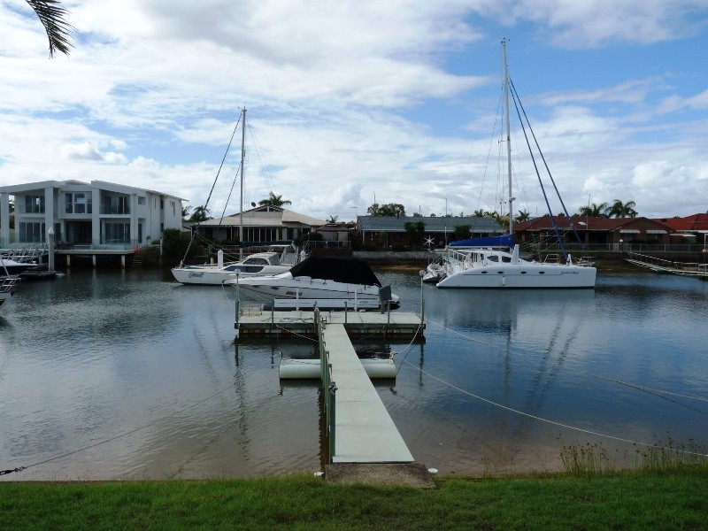 142 GRIFFITH RD, Newport QLD 4020