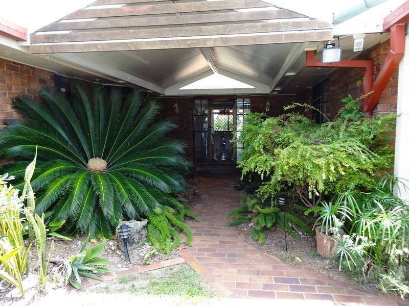 142 GRIFFITH RD, Newport QLD 4020