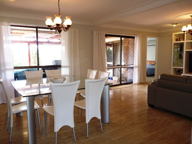 142 GRIFFITH RD, Newport QLD 4020