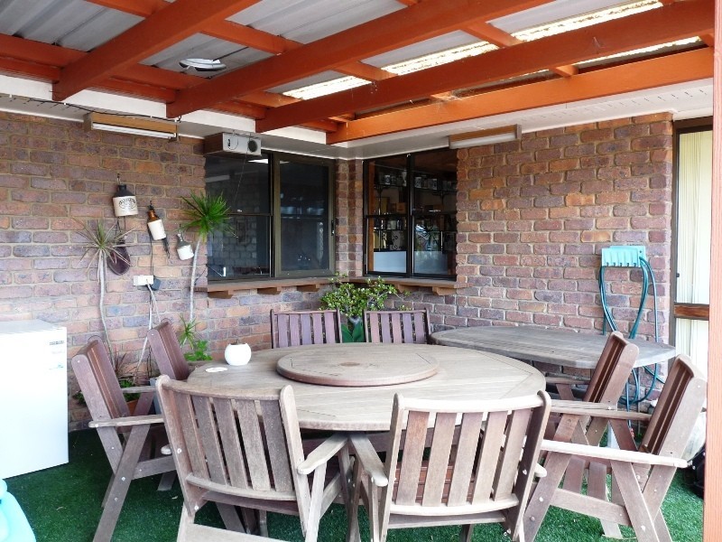 142 GRIFFITH RD, Newport QLD 4020