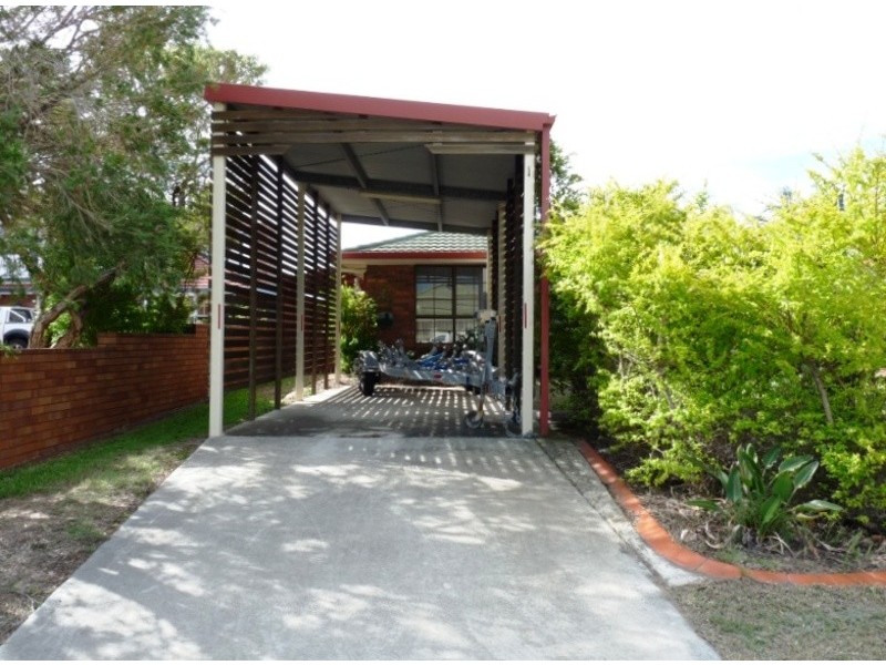 142 GRIFFITH RD, Newport QLD 4020