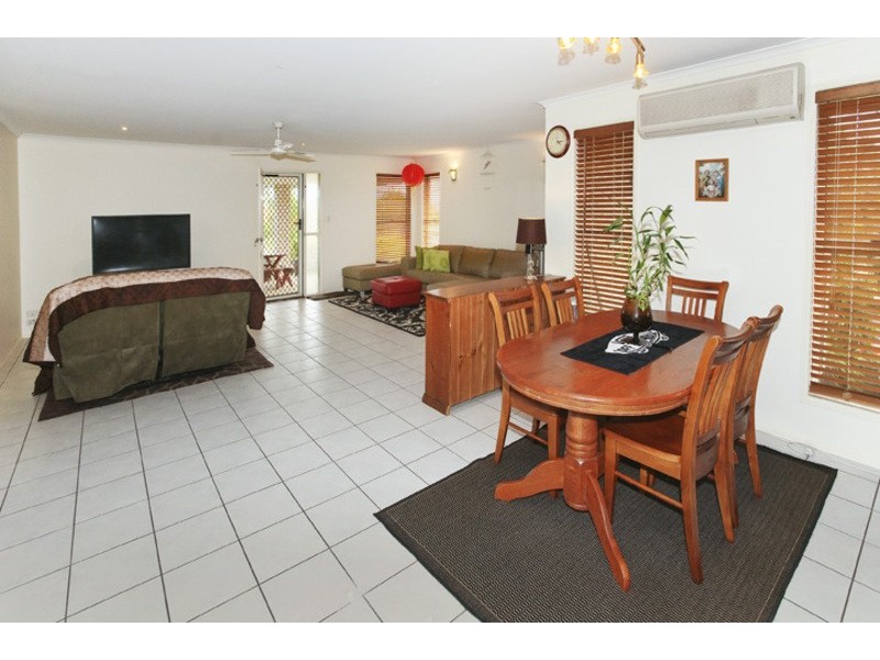 18  SOUTHERDEN DRIVE, North Lakes QLD 4509