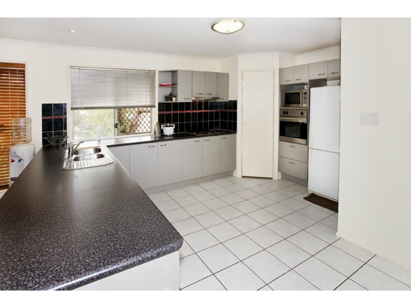 18  SOUTHERDEN DRIVE, North Lakes QLD 4509