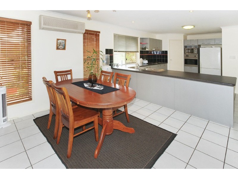18  SOUTHERDEN DRIVE, North Lakes QLD 4509