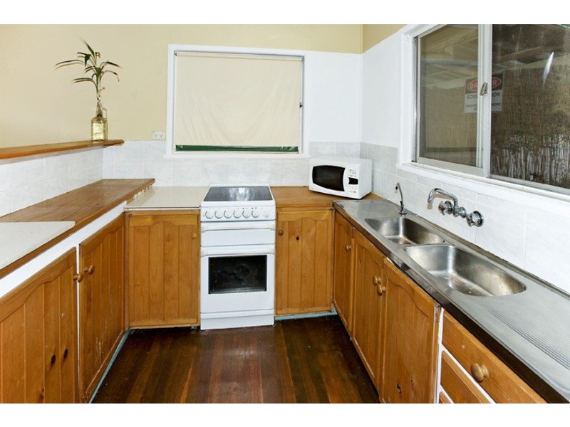 71 SHIELDS ST, Redcliffe QLD 4020