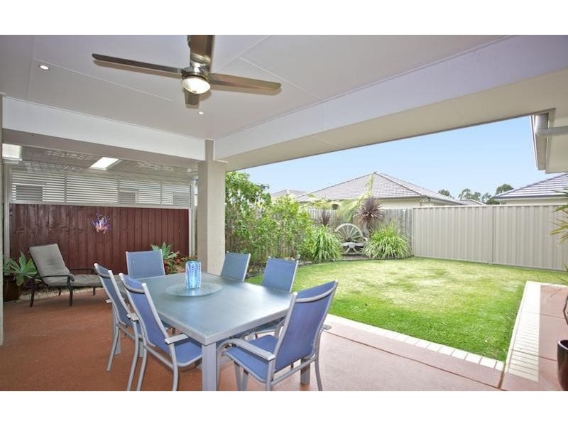 23 LIONHEART CRES, Newport QLD 4020