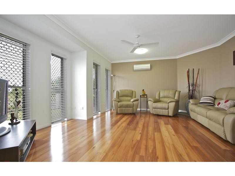 23 LIONHEART CRES, Newport QLD 4020