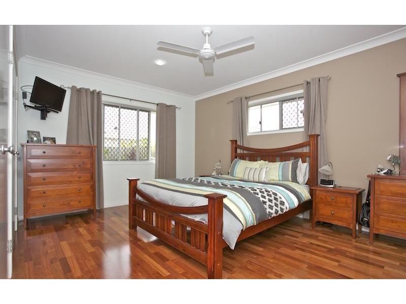 23 LIONHEART CRES, Newport QLD 4020