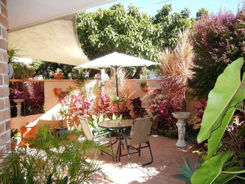 2/10 OSBOURNE STREET, Scarborough QLD 4020