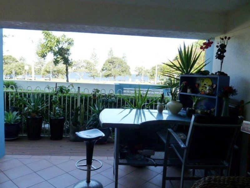 1/55 LANDSBOROUGH AVE, Scarborough QLD 4020