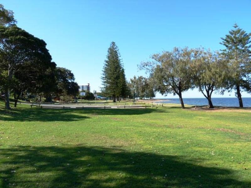 1/55 LANDSBOROUGH AVE, Scarborough QLD 4020