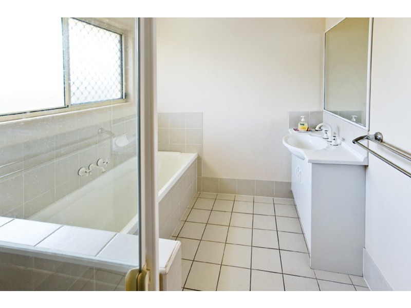 3 HODDLE COURT, Rothwell QLD 4022