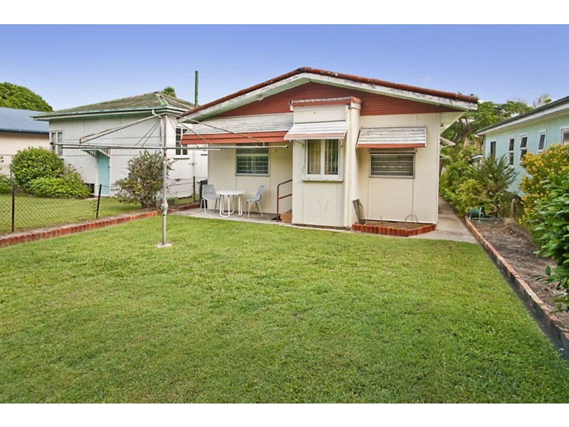 22 BAILEY STREET, Woody Point QLD 4019