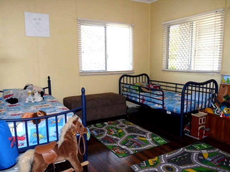 30 LOUIS STREET, Redcliffe QLD 4020