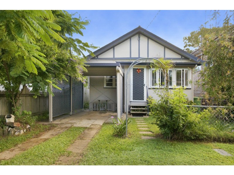 16 CAMPBELL ST, Scarborough QLD 4020