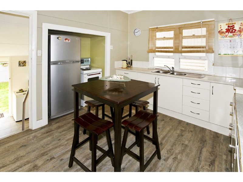 16 CAMPBELL ST, Scarborough QLD 4020