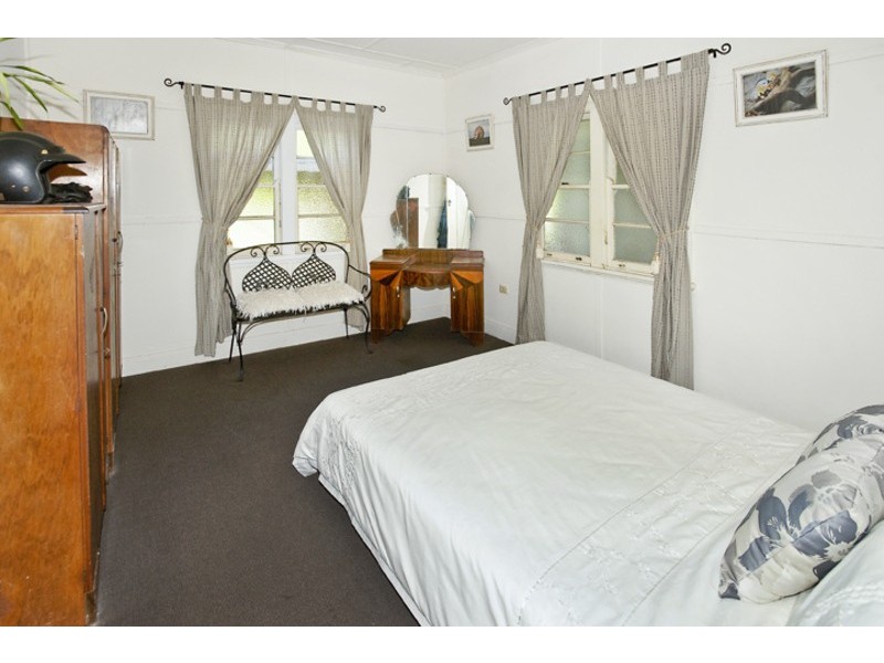 16 CAMPBELL ST, Scarborough QLD 4020