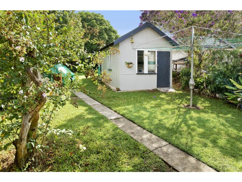 16 CAMPBELL ST, Scarborough QLD 4020
