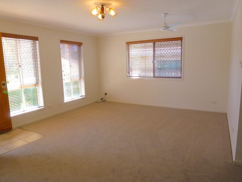 4/2 WATTLE RD, Rothwell QLD 4022