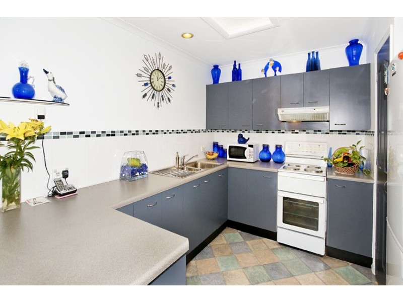 4/61 ELLEN STREET, Woody Point QLD 4019