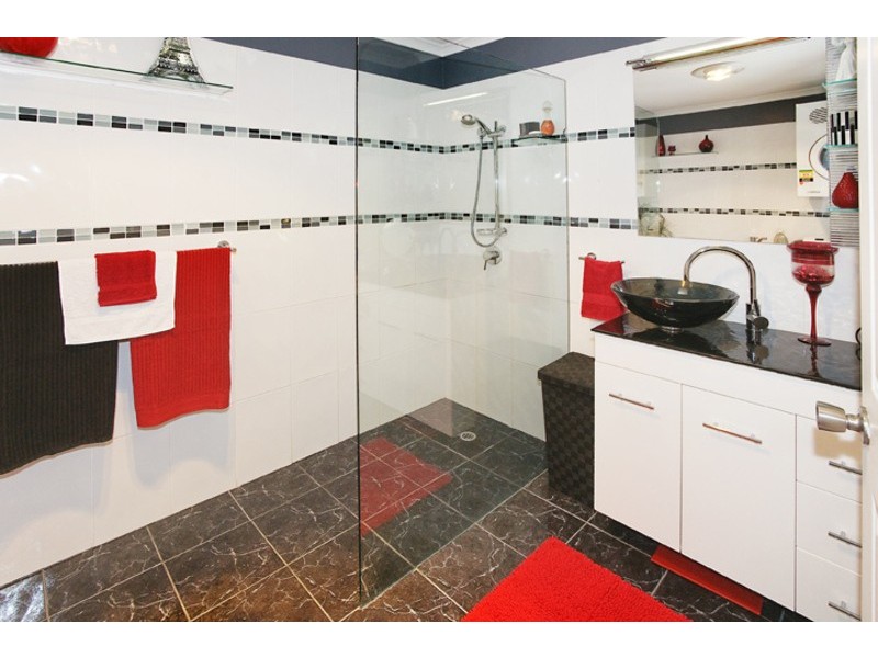 4/61 ELLEN STREET, Woody Point QLD 4019