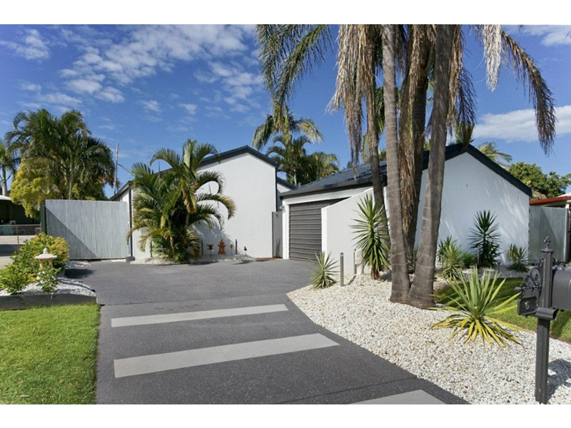 6 VISTA COURT, Newport QLD 4020